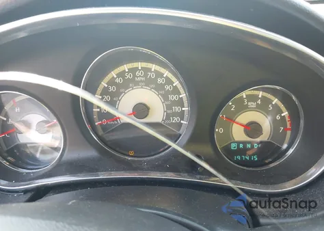 2013 Chrysler 200 Lx z USA, uszkodzony, nr VIN 1C3CCBAB2DN646993